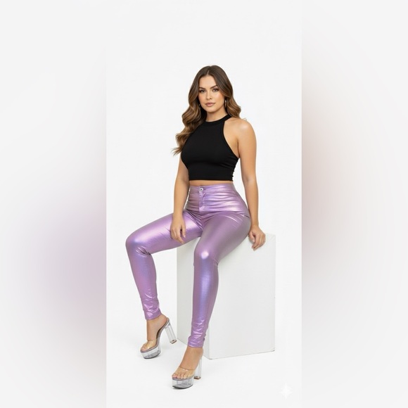 Tornasol Total Fit Pants
“Shine, sculpt, and own every step!” - Picture 11 of 16